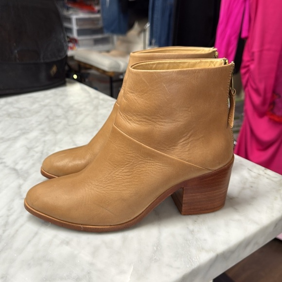 Nisolo Leather Dari Boot 2.0 in Almond Size 6.5 - Picture 4 of 16